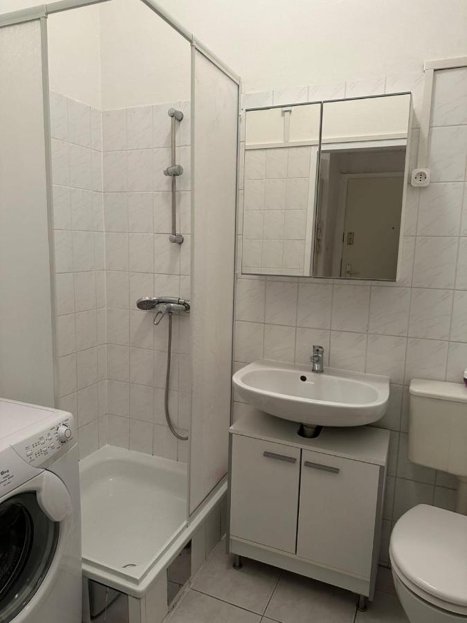 Bella Apart Apartment Wina Bagian luar foto